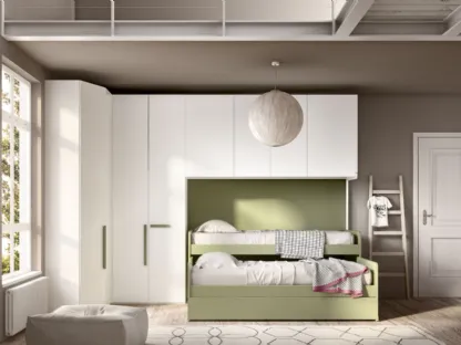 Camera con ponte angolare e doppio letto estraibile Room 147 di Zg Mobili