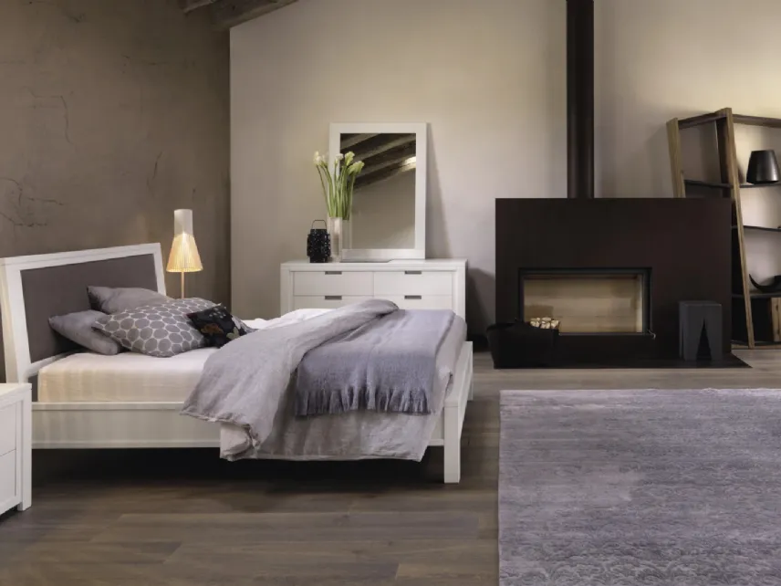 Letto in legno con testiera Quadra di Devina Nais