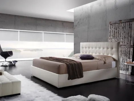 Letto in pelle dal design elegante Sirius di Fabbri Salotti