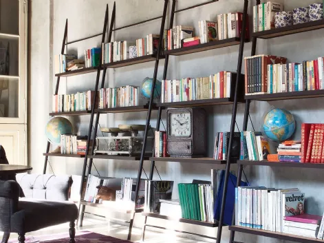 Libreria moderna in legno e metallo Easy componibile a muro di Devina Nais