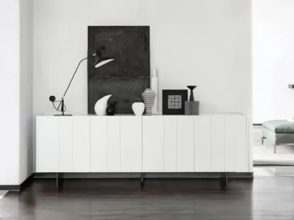 Madia Stripe in laccato bianco  opaco di Novamobili