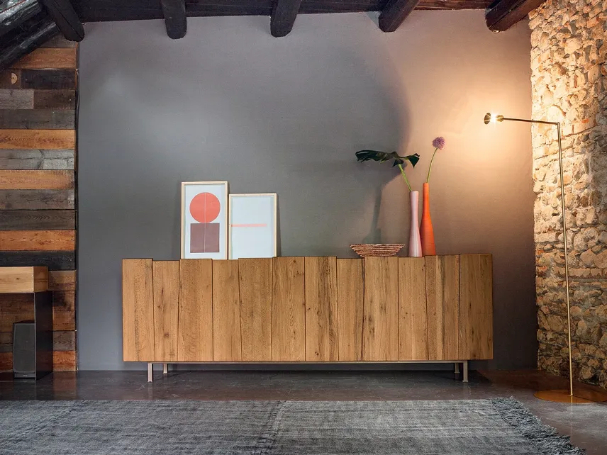Madia Urban Ranch in legno massello di Rovere di Devina Nais