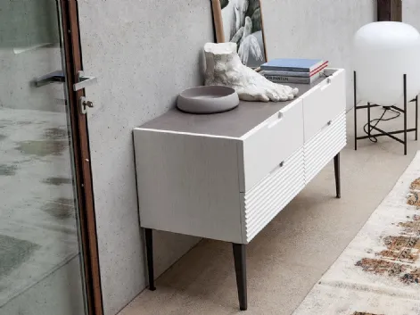 Madia Zero16 a 4 Cassetti in Rovere massello laccato Bianco di Devina Nais