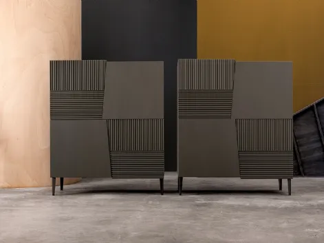 Madia Alta Zero16 in legno massello laccato di Devina Nais