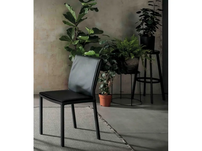 Sedia rivestita in pelle Molly di Altacom