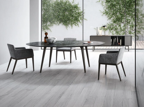Tavolo Rea con top in marmo di Novamobili