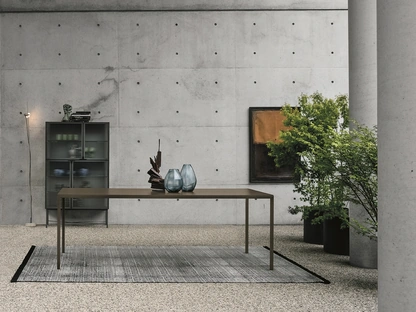 Tavolo Strong con top laccato antigraffio bronzo di Sedit