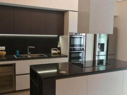 Cucina design su misura con isola Dipiumobili