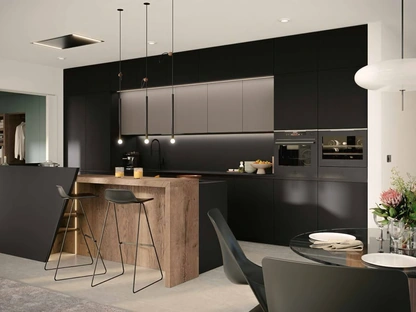 Cucina Moderna in Fenix Nero con isola MK07 di Gentili Cucine