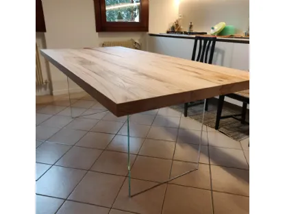 Tavolo di design in legno e vetro di Dipiumobili